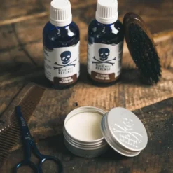 Bluebeards Revenge Classic Moustache Wosk do stylizacji wąsów 30ml